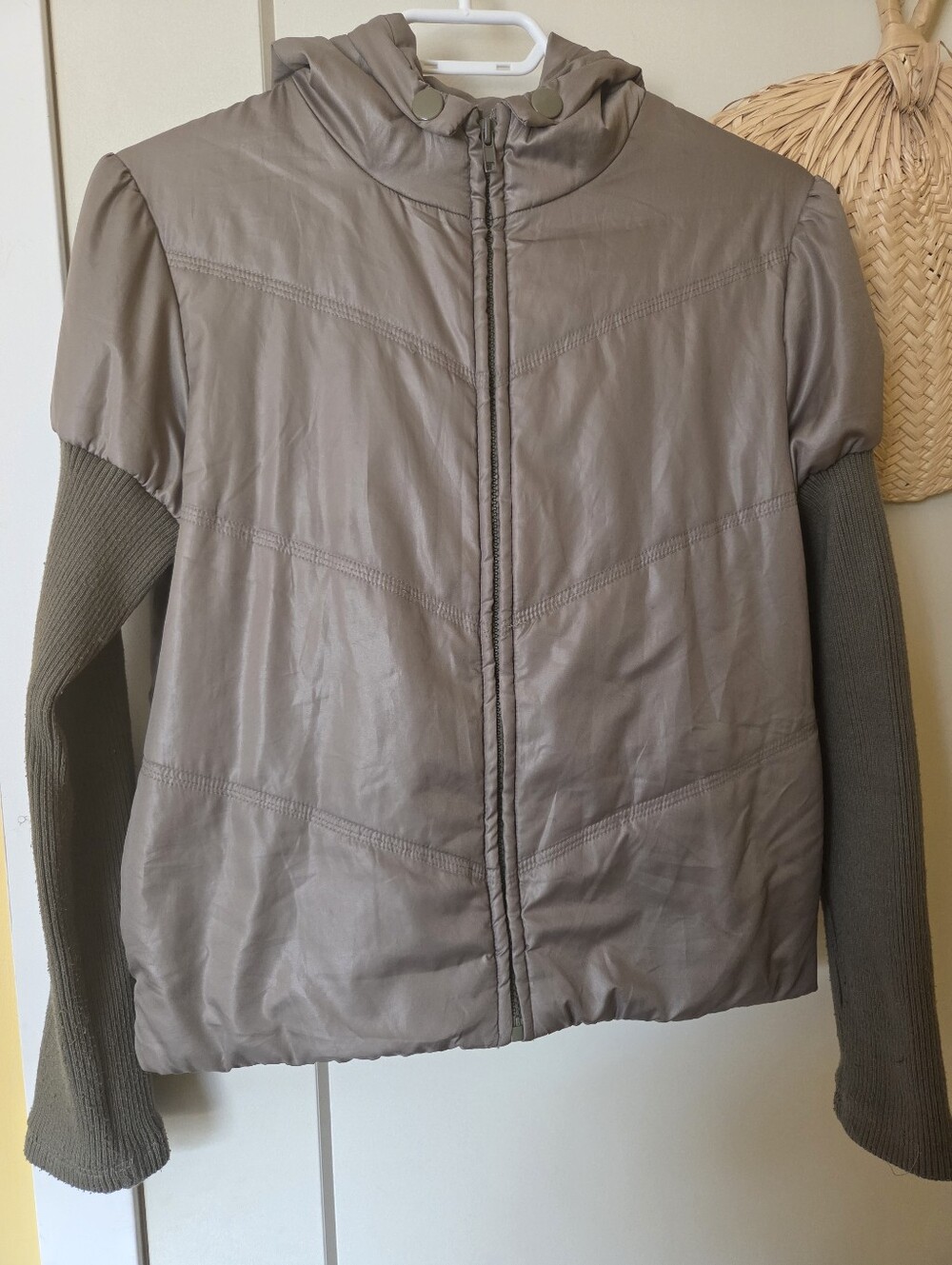 Women’s Hooded Puffer Jacket in Green